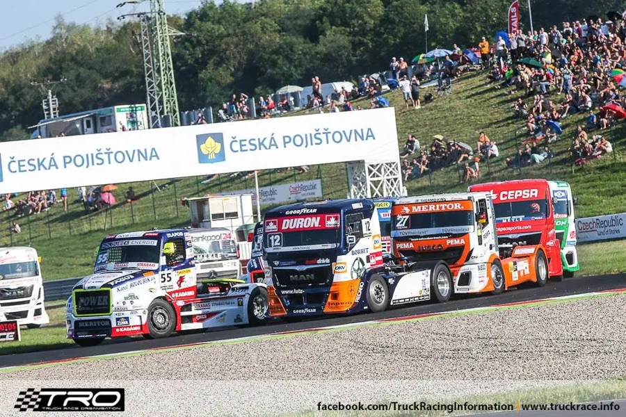 Napeto na dirkališču Most