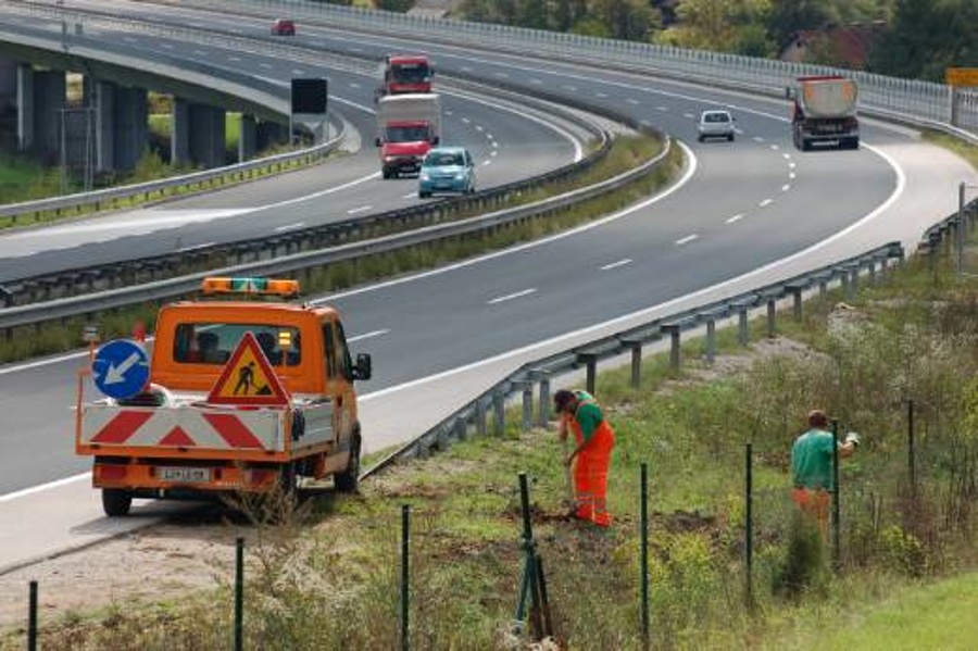 Obnovitvena dela na odseku primorske in gorenjske avtoceste
