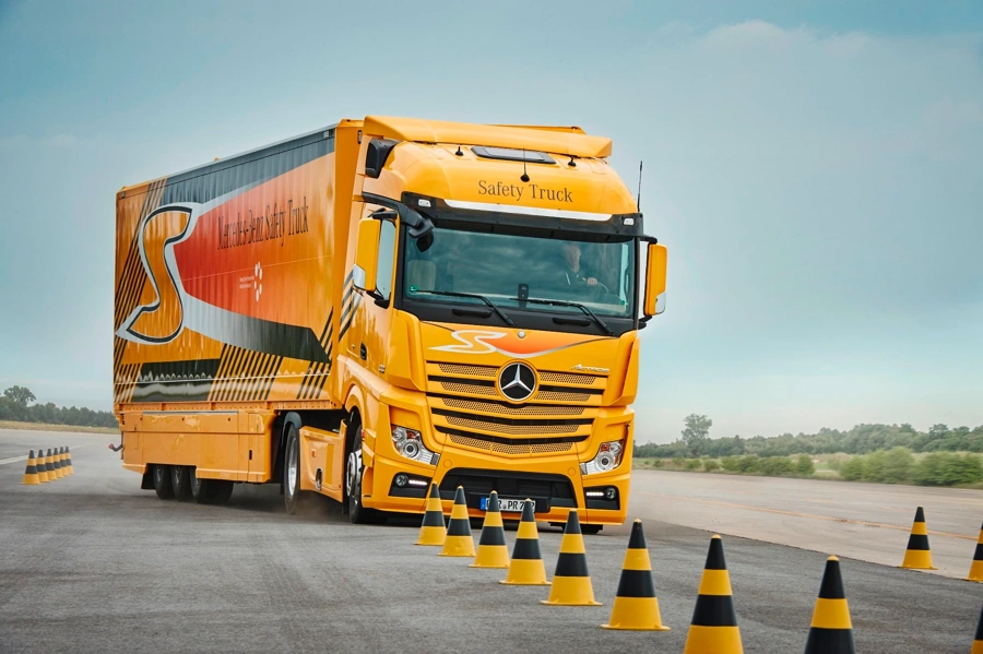 novi actros