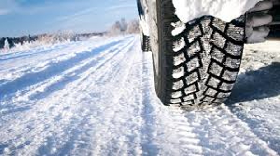 Ustrezne pnevmatike in njihovo vzdrževanje za varno vožnjo v zimskih dneh 