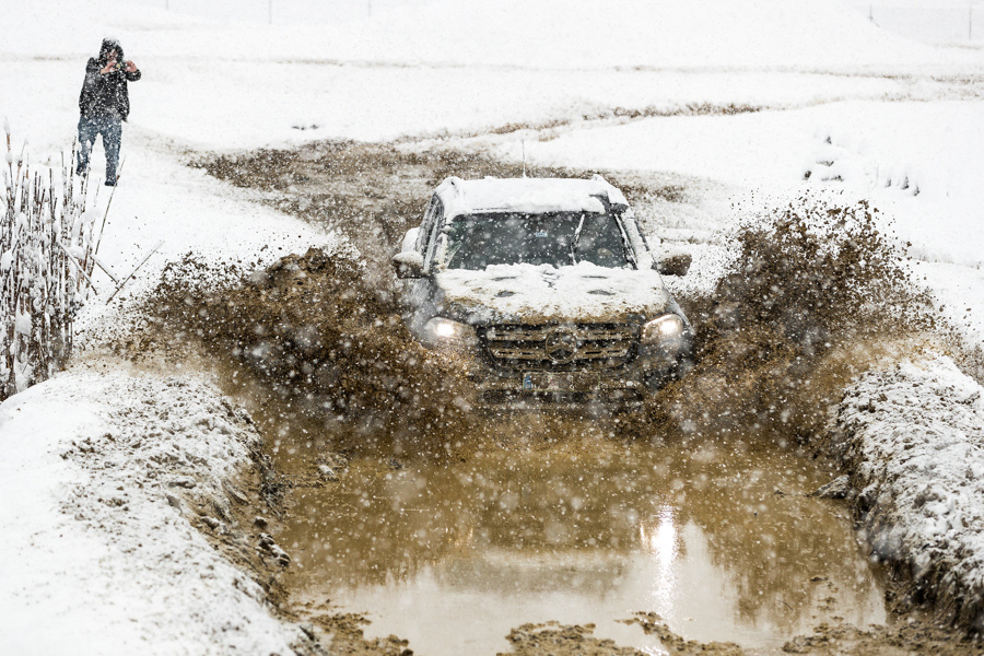 Mercedes 4MATIC: Ko vas ne ustavi ne blato, ne sneg