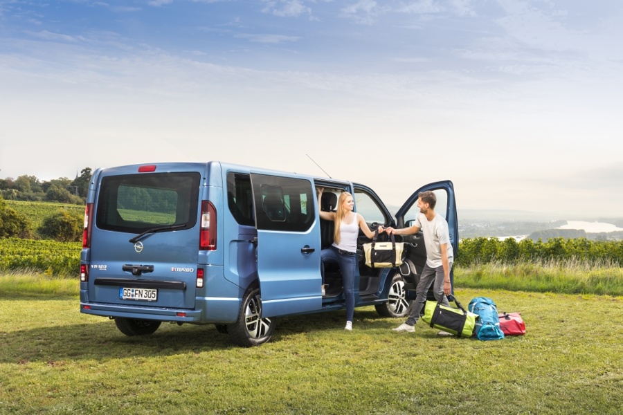 Nagrado »Connected Car 2017« prejel Opel Vivaro Life