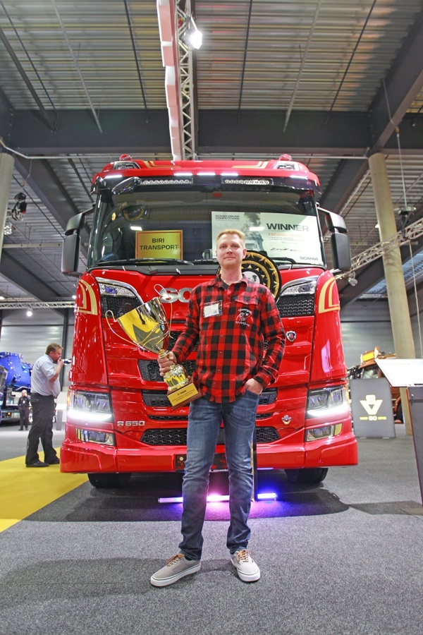 Zmagovalec Scania Driver Competition prejel svojo nagrado