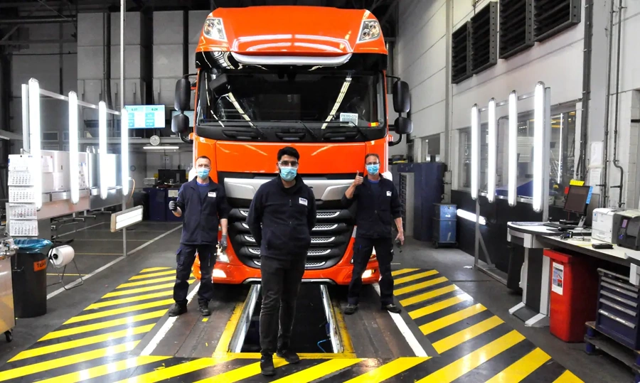 first-daf-truck-leaves-production-line
