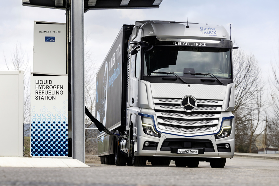 Polnjenje s tekočim vodikom Mercedes-Benz Actros GenH2