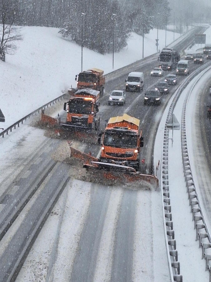 DARS - Zimska služba, pluženje