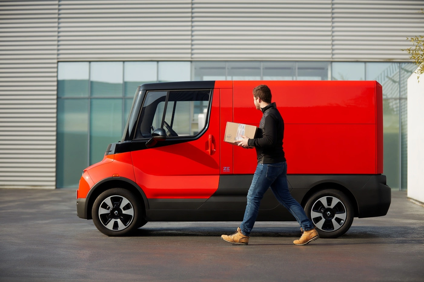 212245492019-renaultez-flex.webp