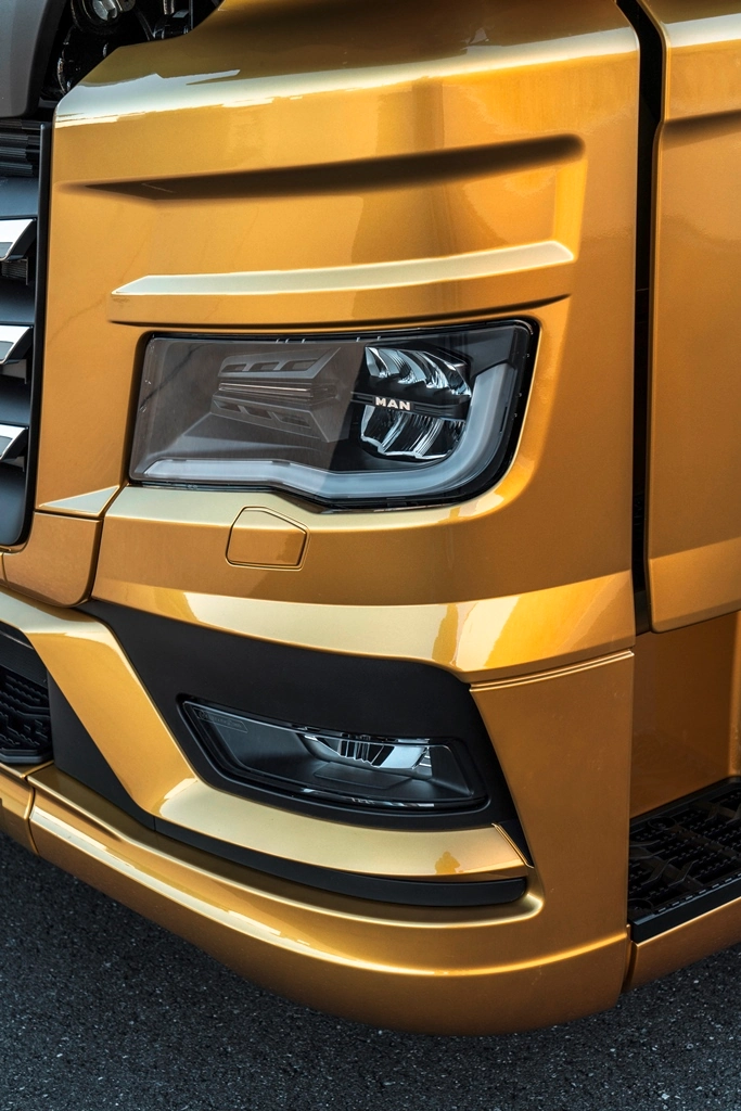 p-newtg-tgx-eod-headlights.webp