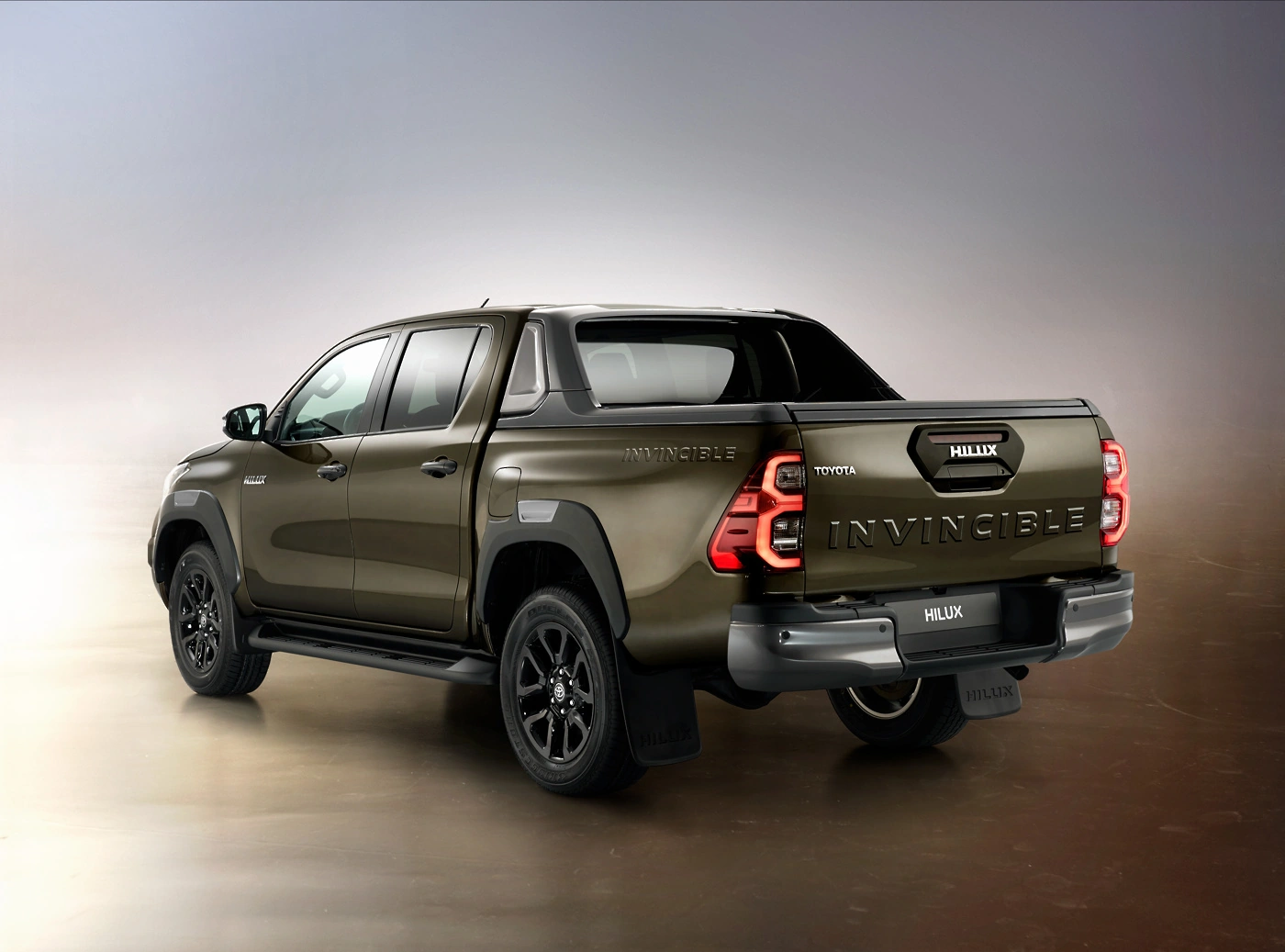 hiluxel3-4back.webp