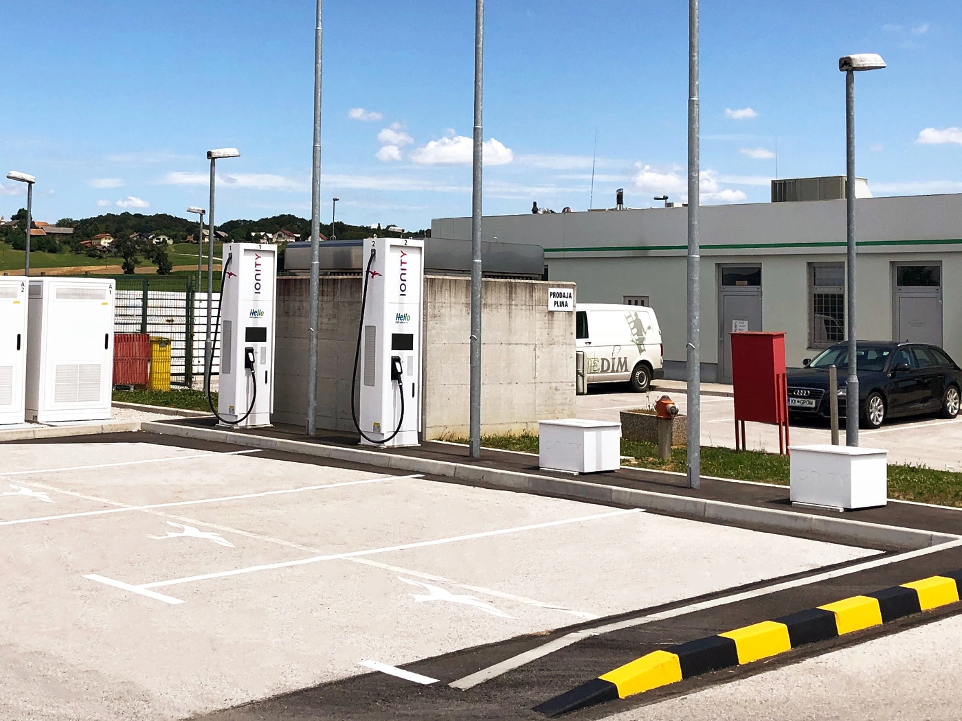 ionity-polnilnice-na-bencinskem-servisu-omv-smednik.webp