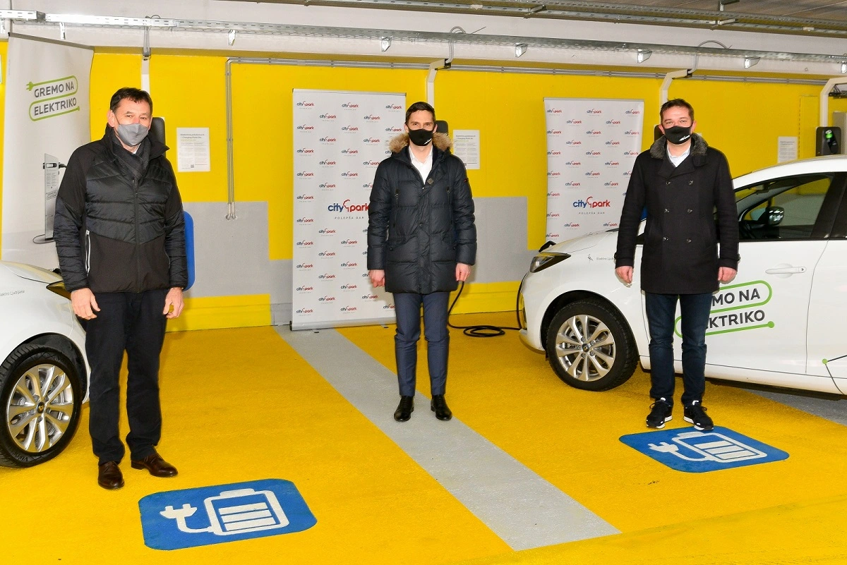 mag.-andrej-ribi%C4%8D-predsednik-uprave-elektra-ljubljana-andrej-ropret-center-manager-cityparka-in-toni-pugelj-direktor-ses-slovenija-foto-robert-krumpak.webp