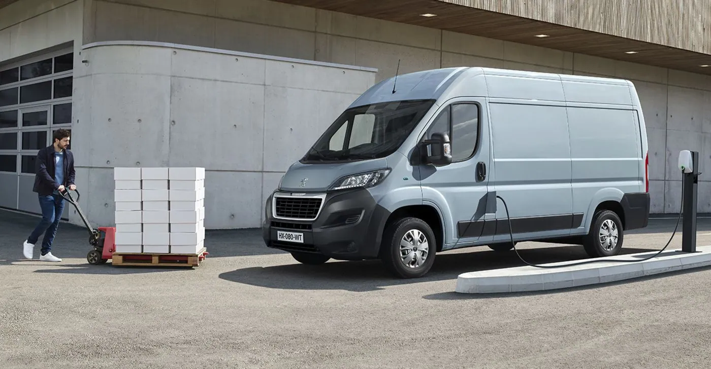 peugeoteboxershowroomheader1320x686.webp