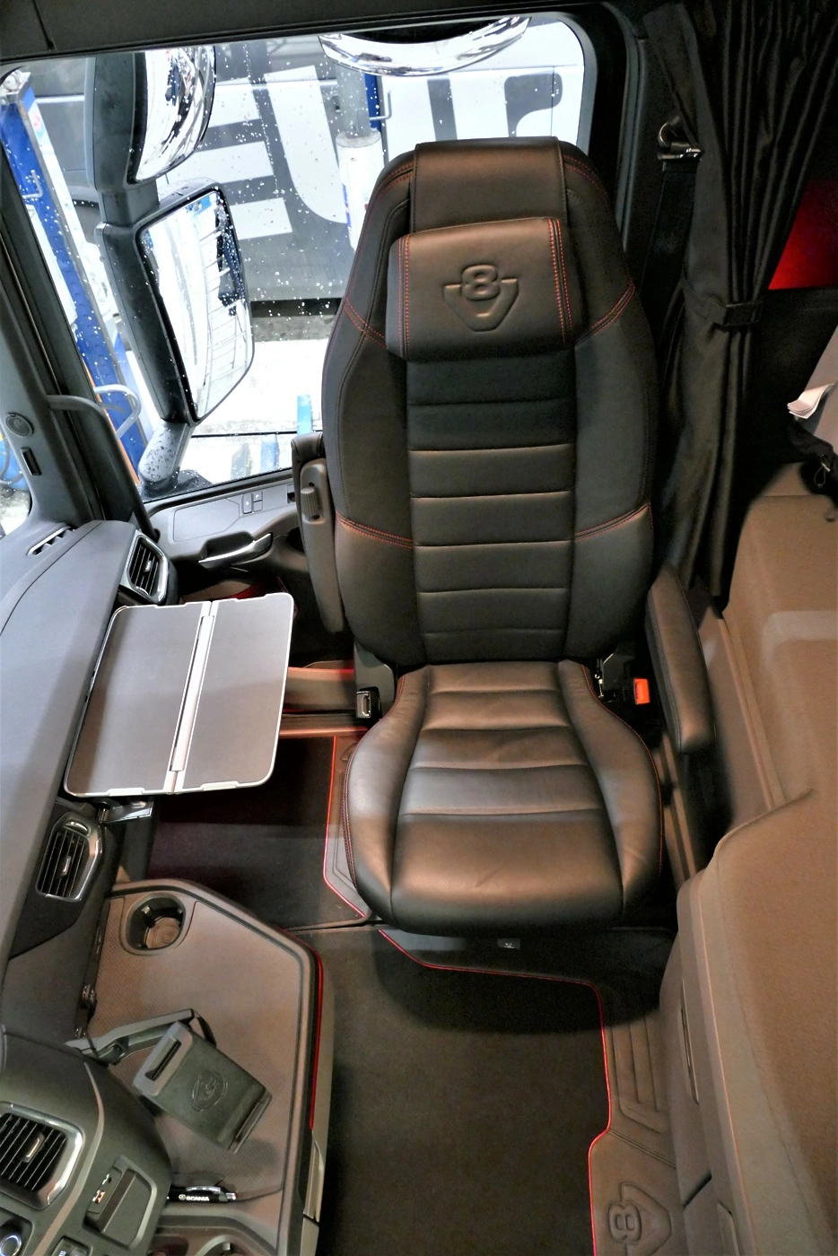 scania-s-770-v8-9.webp
