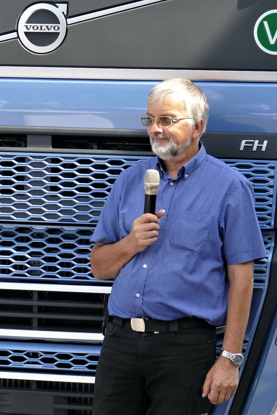 matja%C5%BE-cigale-pi%C5%A1ek-plinska-tovornjaka-volvo-fh-5.webp