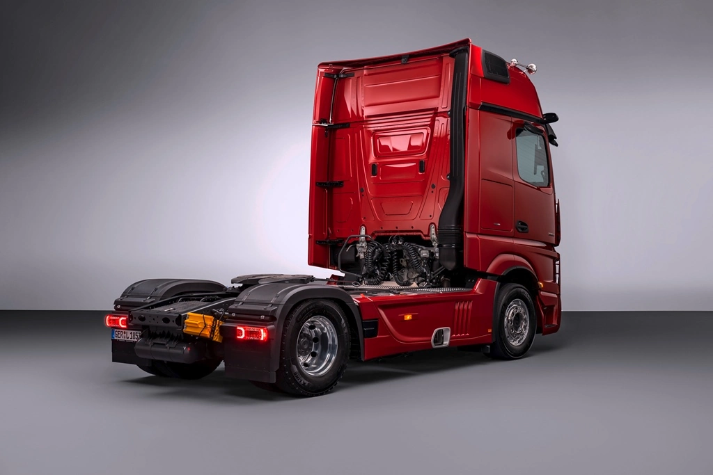 mercedes-benz-actros-l-13.webp