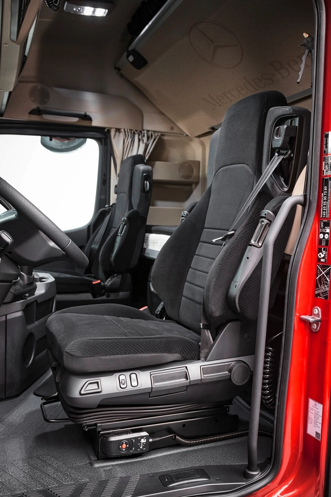 mercedes-benz-actros-l-9.webp