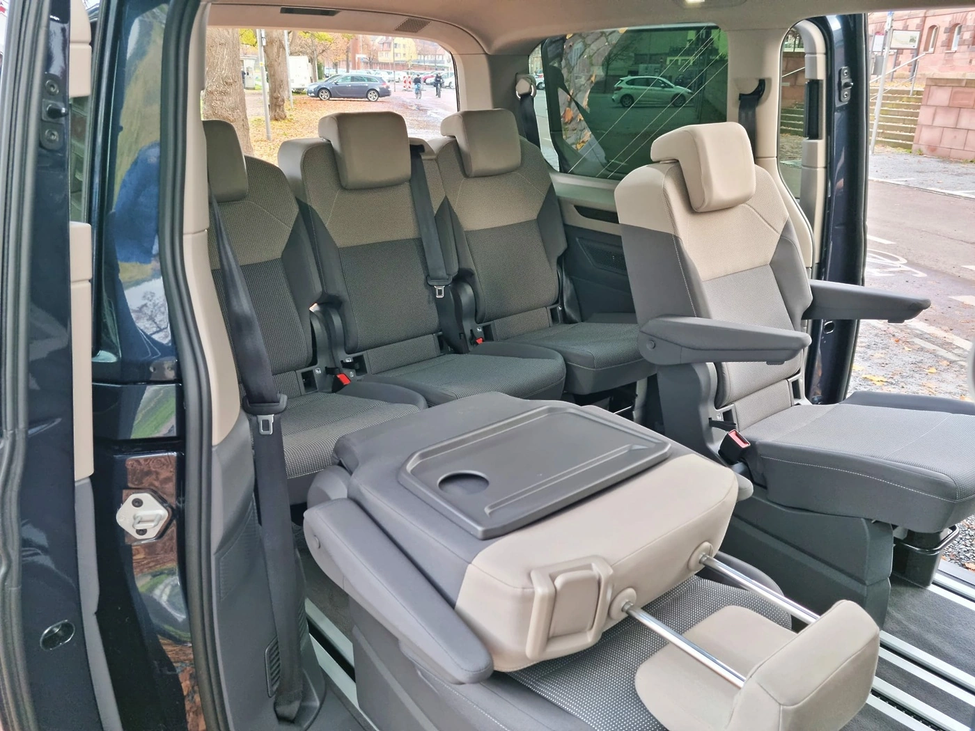 volkswagen-multivan-5.webp