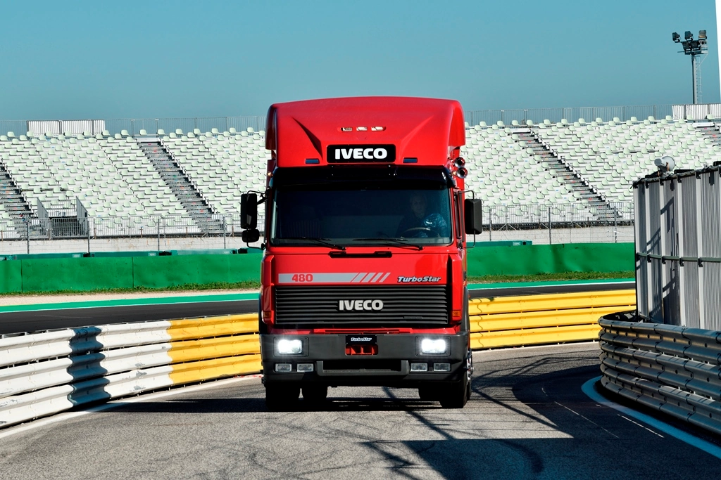 iveco-turbostar-s-way-9.webp