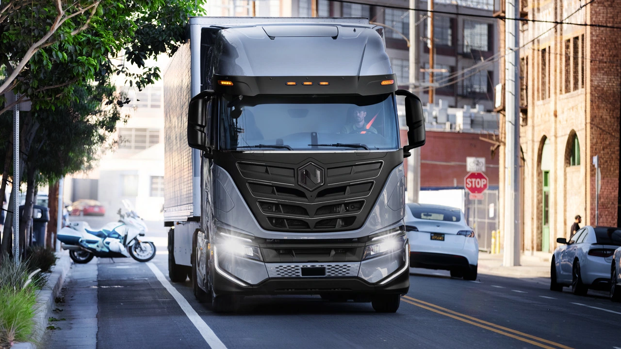 nikola-tre-bev.webp