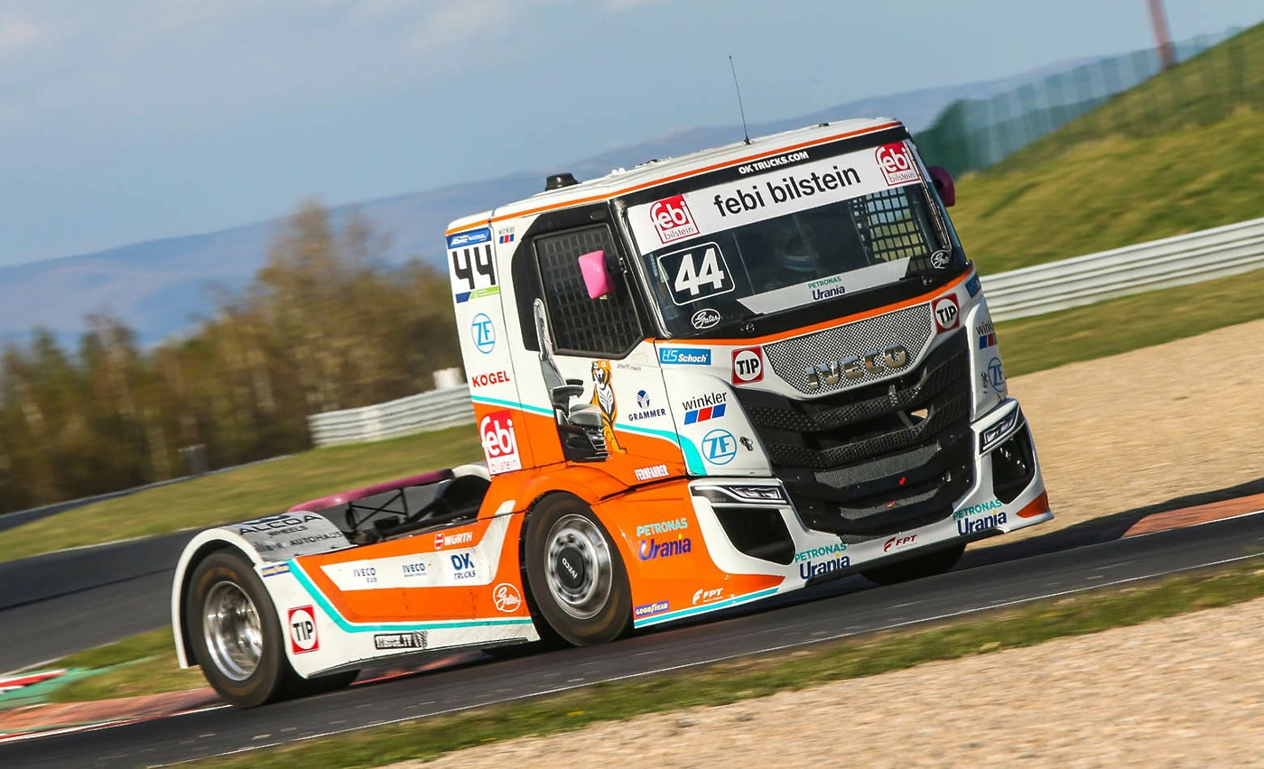 iveco-truck-race.webp
