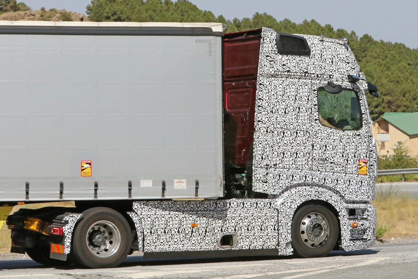 new-actros-4-1.webp