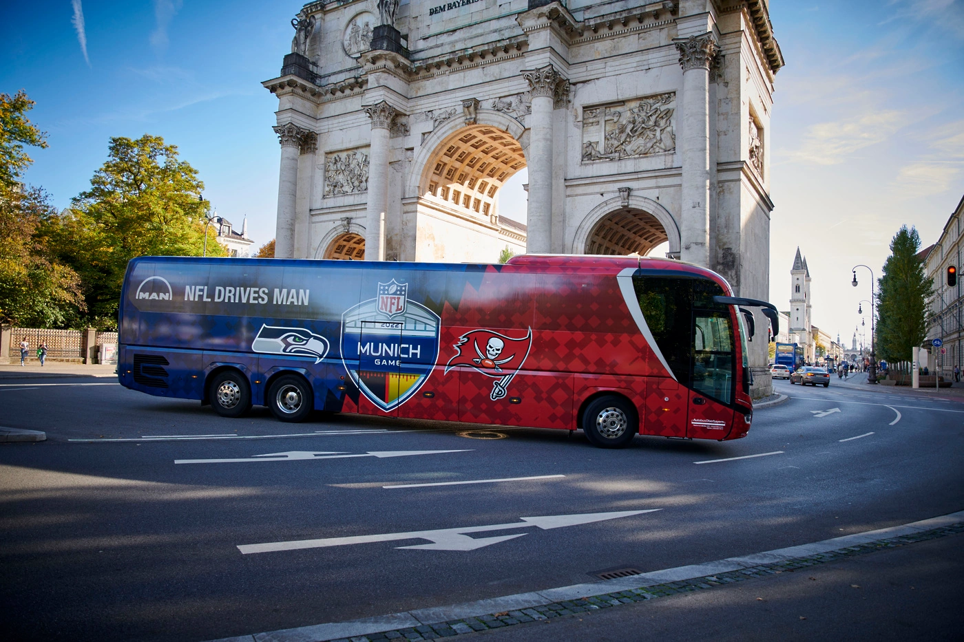 p-bus-eot-nfl-drives-man-03.webp