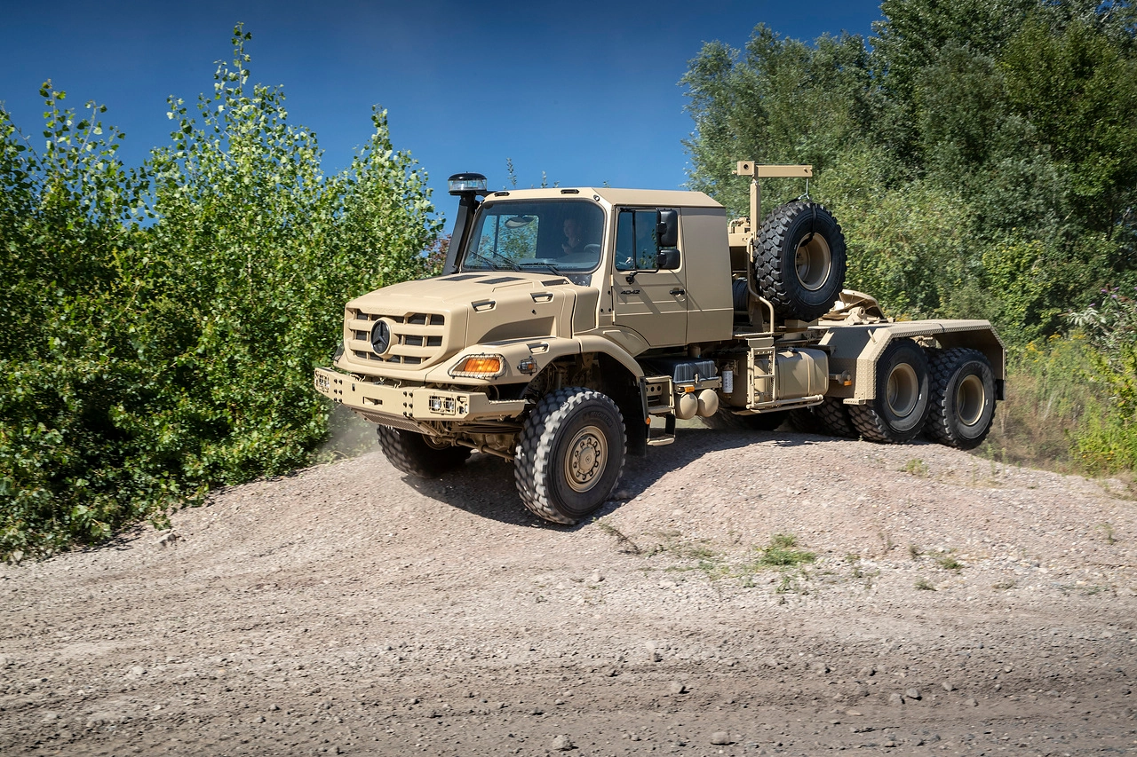 23dt004004.webp