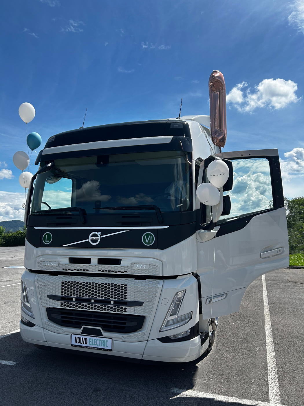 Volvo Trucks Slovenija dostavil prvo tovorno vozilo na električni pogon