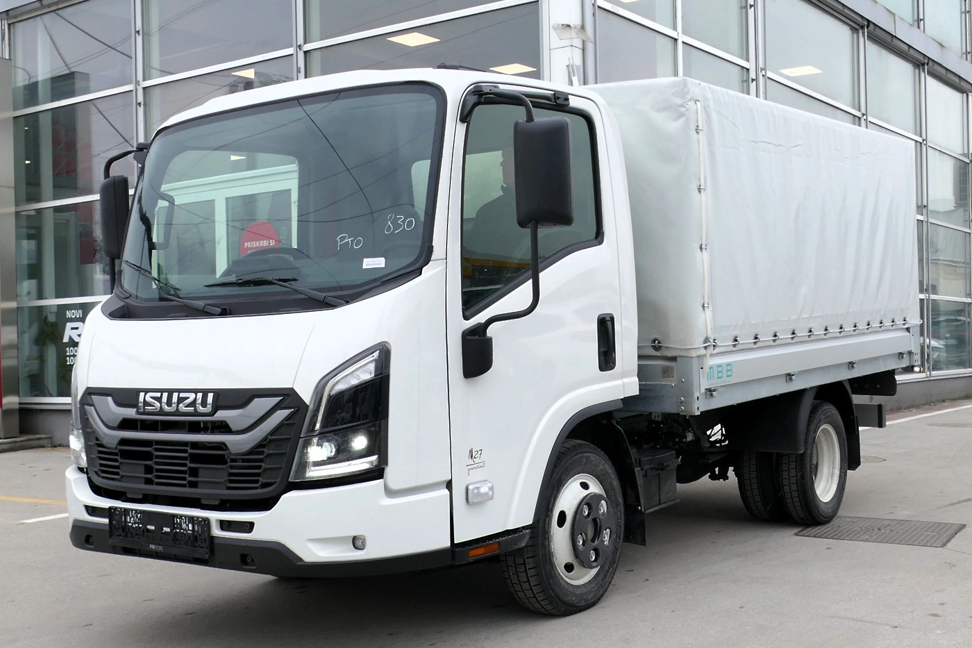 Isuzu M27