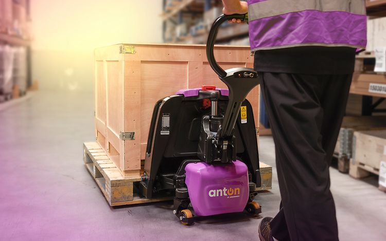 jungheinrich-rocni-elektricni-paletni-vilicar-anton