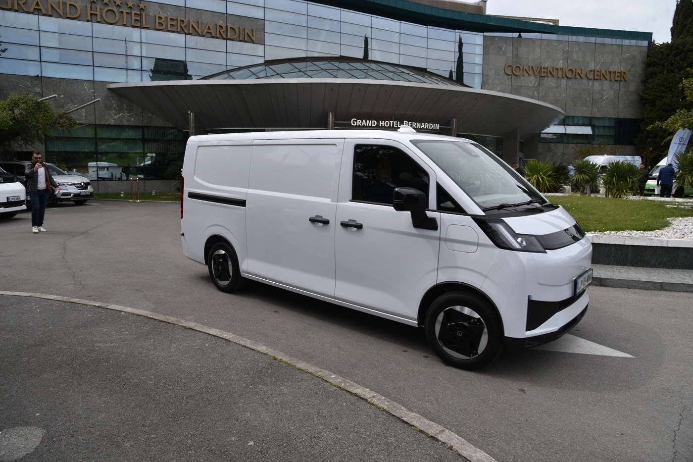Farizon V7E